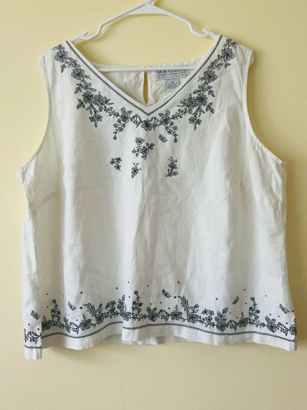 Maggie linen floral sleeveless top 1X white black - Picture 1 of 3